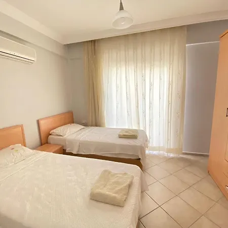 Lisa Garden Villa דירה *
