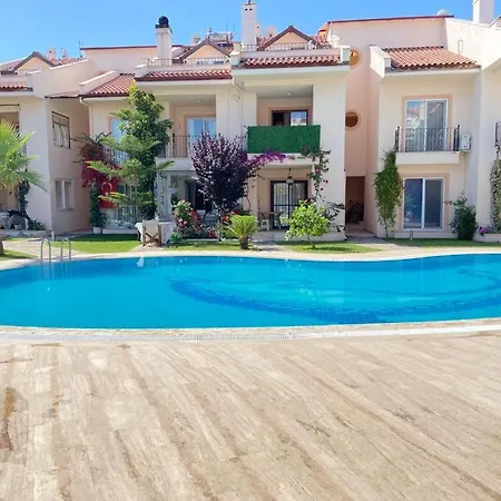 Lisa Garden Villa *
