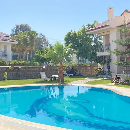 Lisa Garden Villa *